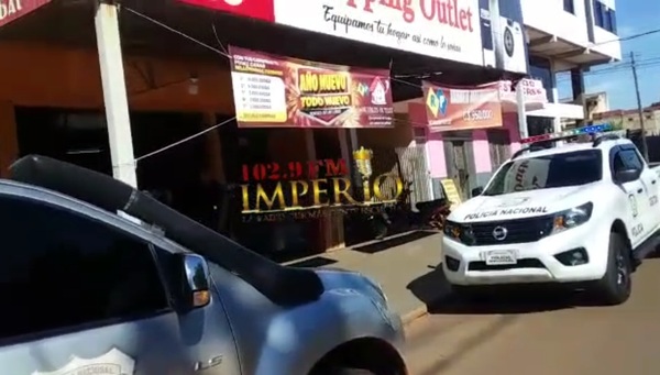 Asaltante fingió ser albañil para robar más G. 20 millones de una tienda céntrica - Radio Imperio