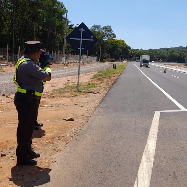 Patrulla Caminera realiza estrictos controles de velocidad en la zona de Pedrozo - Unicanal