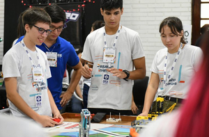 Jóvenes de Alto Paraná participarán en competencia mundial de robótica - La Clave