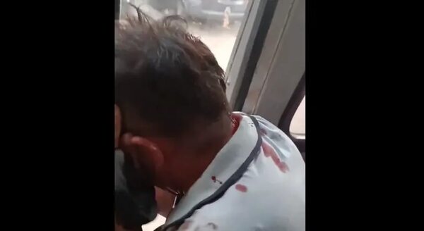 Joven reacciona ante presunto acoso sexual en colectivo - Policiales - ABC Color