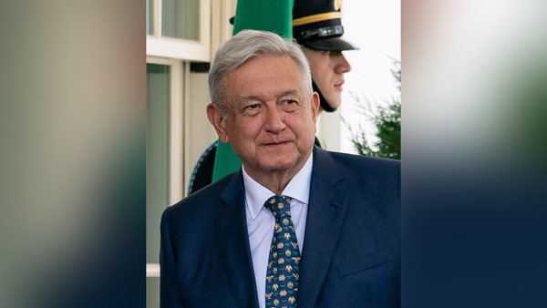 Andrés Manuel López Obrador dice que Tesla "tiene dos posibilidades" para llegar a México - Revista PLUS