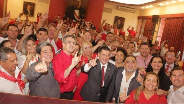 Horacio Cartes recibe apoyo de convencionales y exconvencionales de la (ANR) – Prensa 5