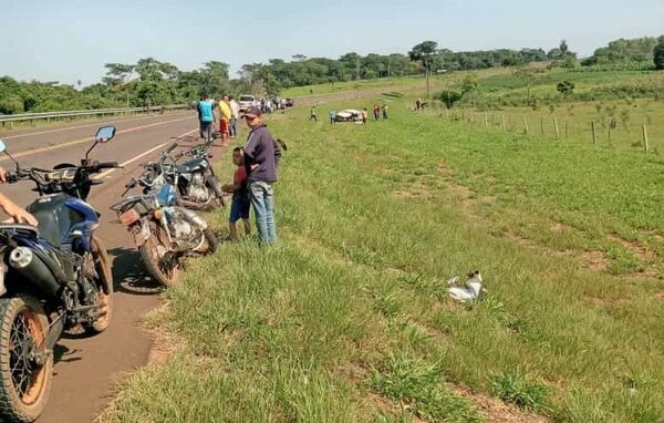 Accidente fatal en Yasy Cañy: Hallaron clavos "miguelito" en el lugar del siniestro - Megacadena — Últimas Noticias de Paraguay