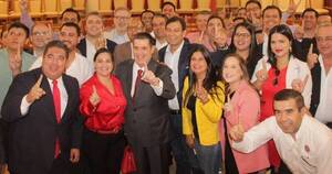 La Nación / Dirigentes colorados de Caaguazú dan su apoyo a Horacio Cartes