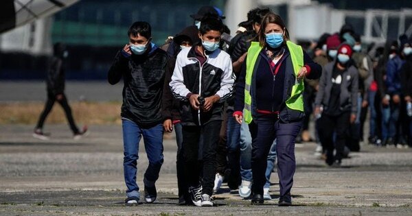 México deporta a Guatemala a casi 100 menores de edad