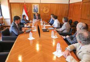 Importante grupo empresarial argentino explora posibilidades de fabricación de buses eléctricos en Paraguay