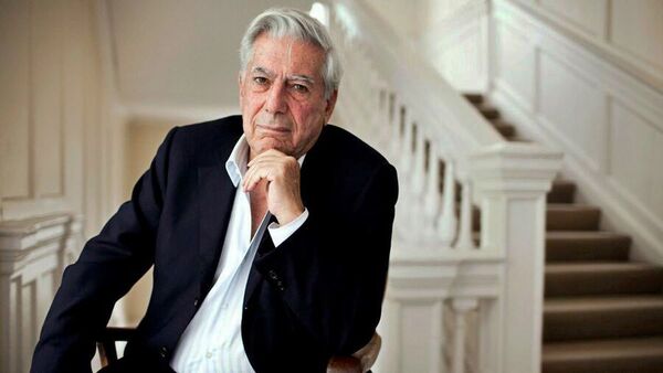 Mario Vargas Llosa marca hoy un hito en la literatura  