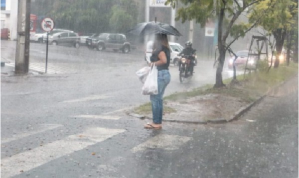 Anuncian lluvias y tormentas eléctricas para este jueves