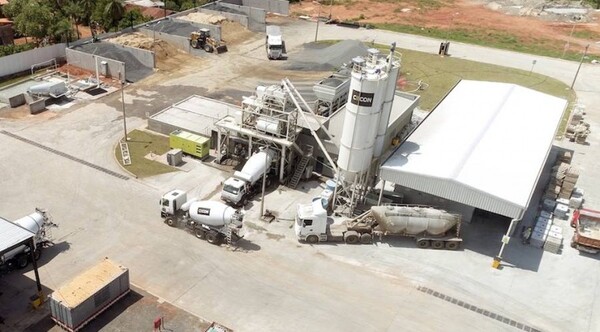 Diario HOY | Con moderna fábrica y buena producción, CECON puso fin a falta del cemento en Paraguay