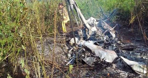 La Nación / Dos hombres fallecen por caída de un helicóptero en Yby Yaú