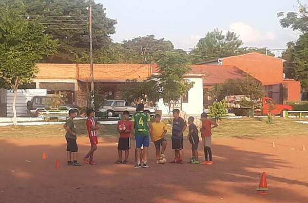 Adolescentes de Lambaré y Tobatí realizan deportes y lectura en Espacios Seguros | Lambaré Informativo