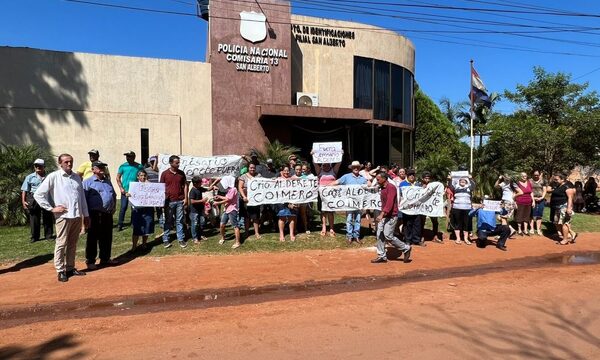 Pobladores de San Alberto se movilizan contra comisario