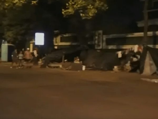 Anuncian reubicación de indígenas instalados frente al Indi tras denuncias · Radio Monumental 1080 AM
