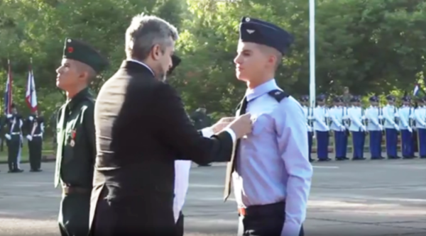 Presidente Abdo Benítez presidió ceremonia de egreso de 170 cimeforistas