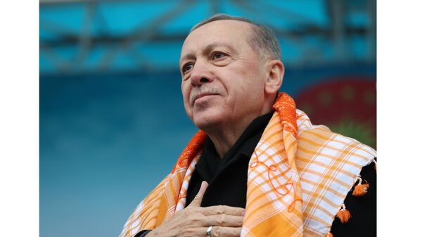 Ante las críticas contra el presidente Recep Tayyip Erdogan, Turquía frena el acceso a Twitter - Revista PLUS
