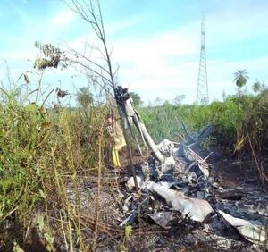 Cae helicóptero tras chocar contra un tendido eléctrico de alta tensión