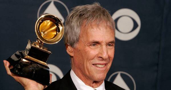 La Nación / Fallece Burt Bacharach, legendario cantante y compositor