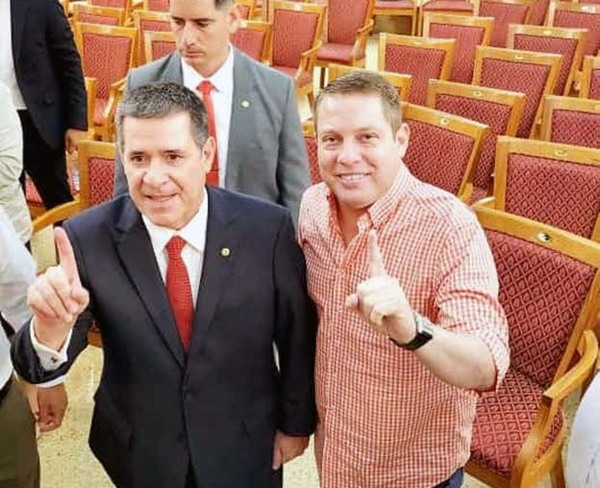 Intendentes colorados de la OPACI llevaron apoyo a Horacio Cartes | DIARIO PRIMERA PLANA