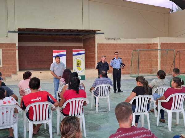 Diferentes problemáticas fueron abordadas por las autoridades de Filadelfia y los pobladores del barrio Amistad