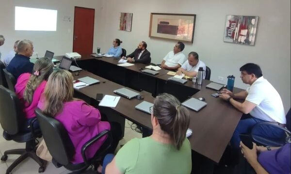 Coordinan actividades en pos de la mejora continua en la FIA-UNE