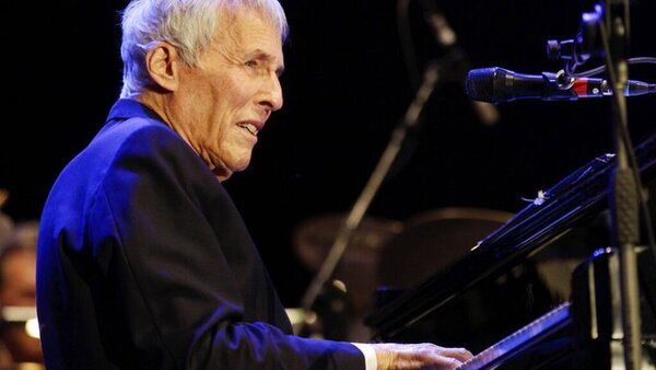 El compositor estadounidense Burt Bacharach muere a los 94 años