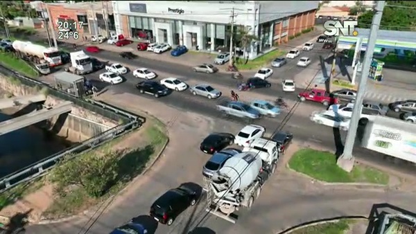 La gente tarda horas para ir al trabajo - SNT