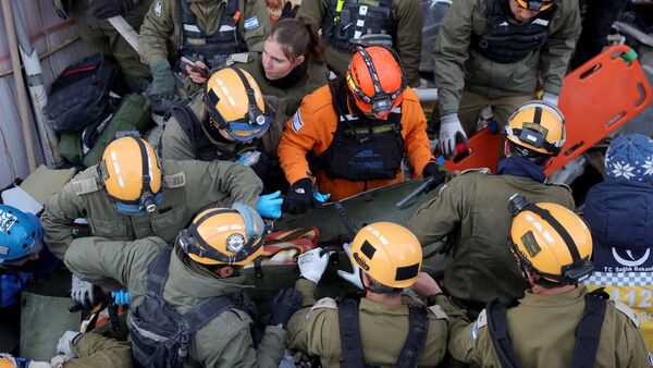 Rescatan a dos niños sepultados durante 84 horas en Turquía
