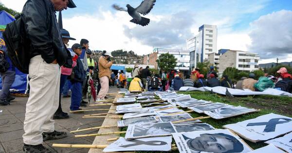 La Nación / Perú: manifestación en memoria de 18 fallecidos termina con heridos