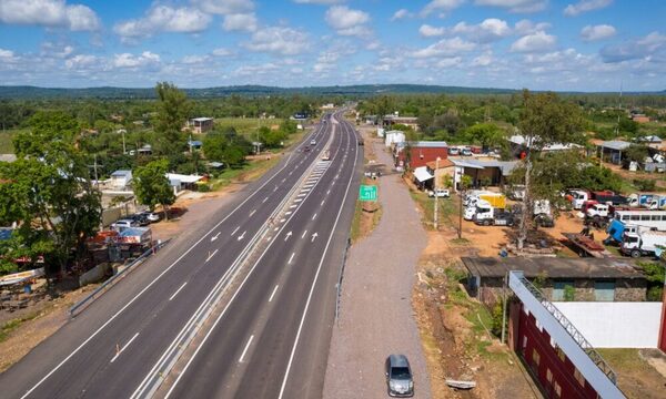 Dijo que la duplicación de la ruta PY02 representa “a nivel financiero la mayor estafa al Paraguay en la era democrática”