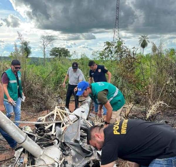 Yby Yaú: Tecnicos y Peritos trabajaron ayer sobre los restos de la aeronave que habría alcanzado el tendido eléctrico de alta tensión