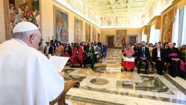 Francisco pidió a los Gobiernos "que reconozcan a los pueblos indígenas de todo el mundo" - .::Agencia IP::.