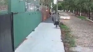 Caminaban a casa y de repente fueron atacados por desconocidos