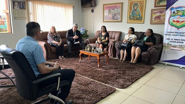 Delegación del Ateneo de Lengua y Cultura Guaraní se entrevistó con el intendente Ronald Acevedo