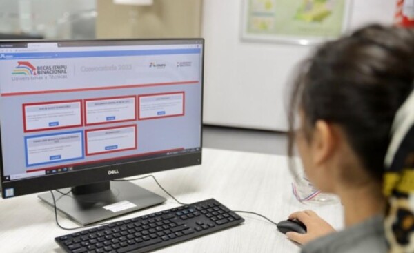Bachilleres de la promoción 2020 podrán acceder a becas universitarias