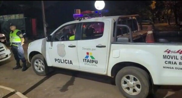 Policías realizan campañas de concientización sobre Chikungunya en las calles con altavoces