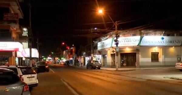 La Nación / Joven quiso robar vehículo, pero fue sorprendido y detenido