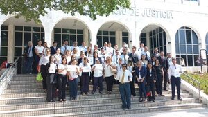 Ujieres se manifiestan por mejora salarial y cobertura de emergencias