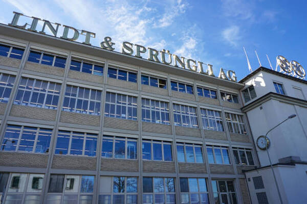 El fabricante suizo de chocolates Lindt & Sprüngli liquida su filial en Rusia - Revista PLUS