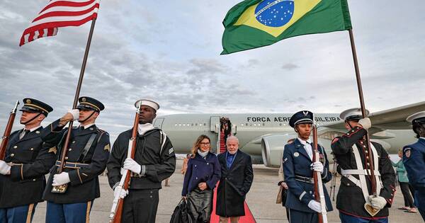 La Nación / Biden y Lula se reúnen para hablar de democracia y medioambiente