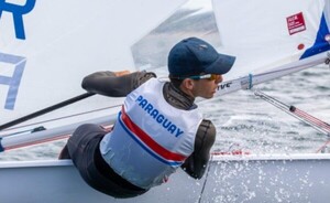 Timonel paraguayo en el podio internacional
