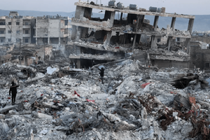 Sube a más de 23.600 la cifra de muertos tras terremoto que golpeó Turquía y Siria