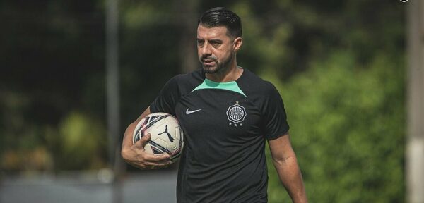 Versus / Olimpia buscará levantar la sanción y concretar más refuerzos