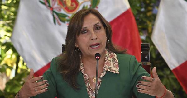 La Nación / Crisis política en Perú: “Estamos viviendo en una democracia frágil”, dice Boluarte