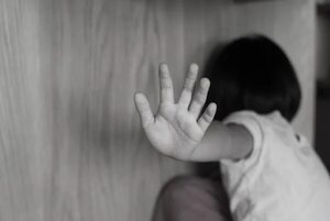 Detienen a mujer que agredió con cuchillo a sus hijos menores - ABC en el Este - ABC Color