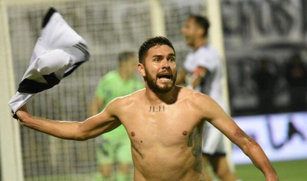 Olimpia salva el invicto, remonta y da paso gigante hacia su título 41