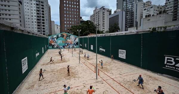 La Nación / Beach tennis en medio del cemento