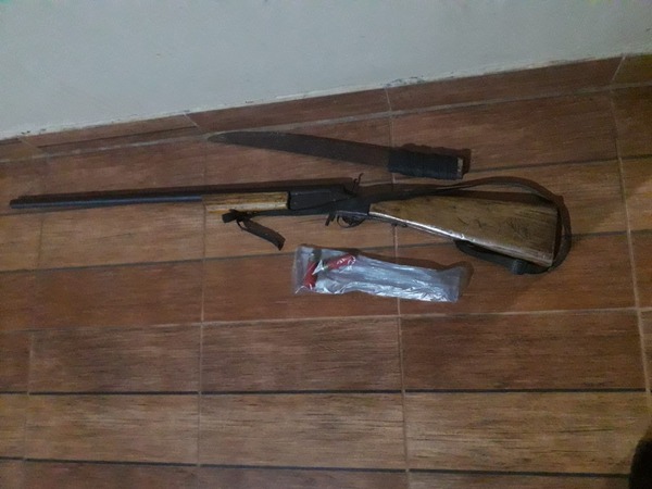 Invadió una casa, amenazó a una mujer, fue herido y después lo aprehendieron | 1000 Noticias