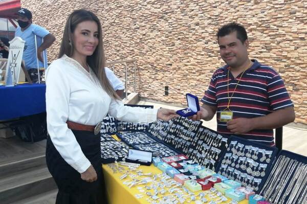 Feria de artesanía para enamorados en Luque •