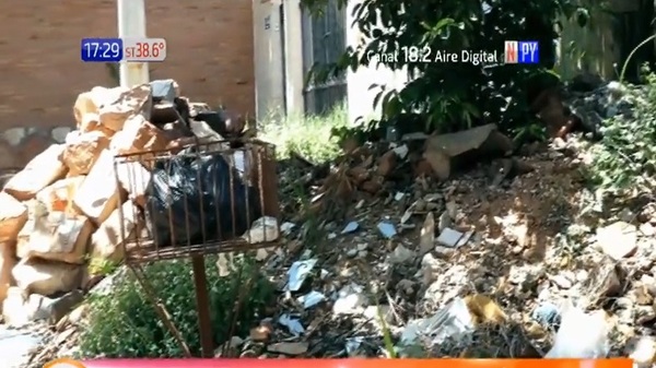 Barrio Las Lomas: Denuncian presencia de baldíos como criaderos de mosquitos - Noticias Paraguay