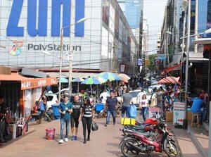 A punta de armas, falsos comerciantes obligan a turista a llevar mercaderías que no pidió  - ABC en el Este - ABC Color